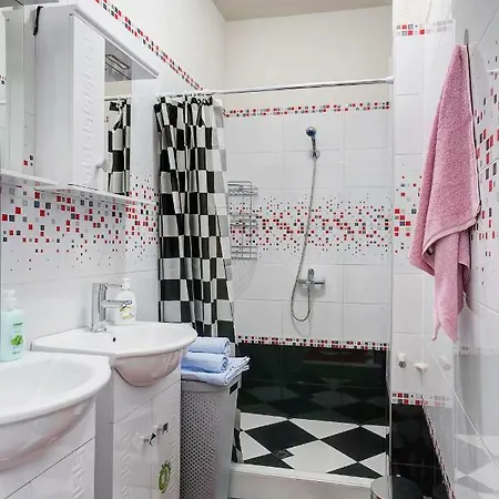 Bright, Spacious, Contemporary In The Heart Of Apartamento Sofía